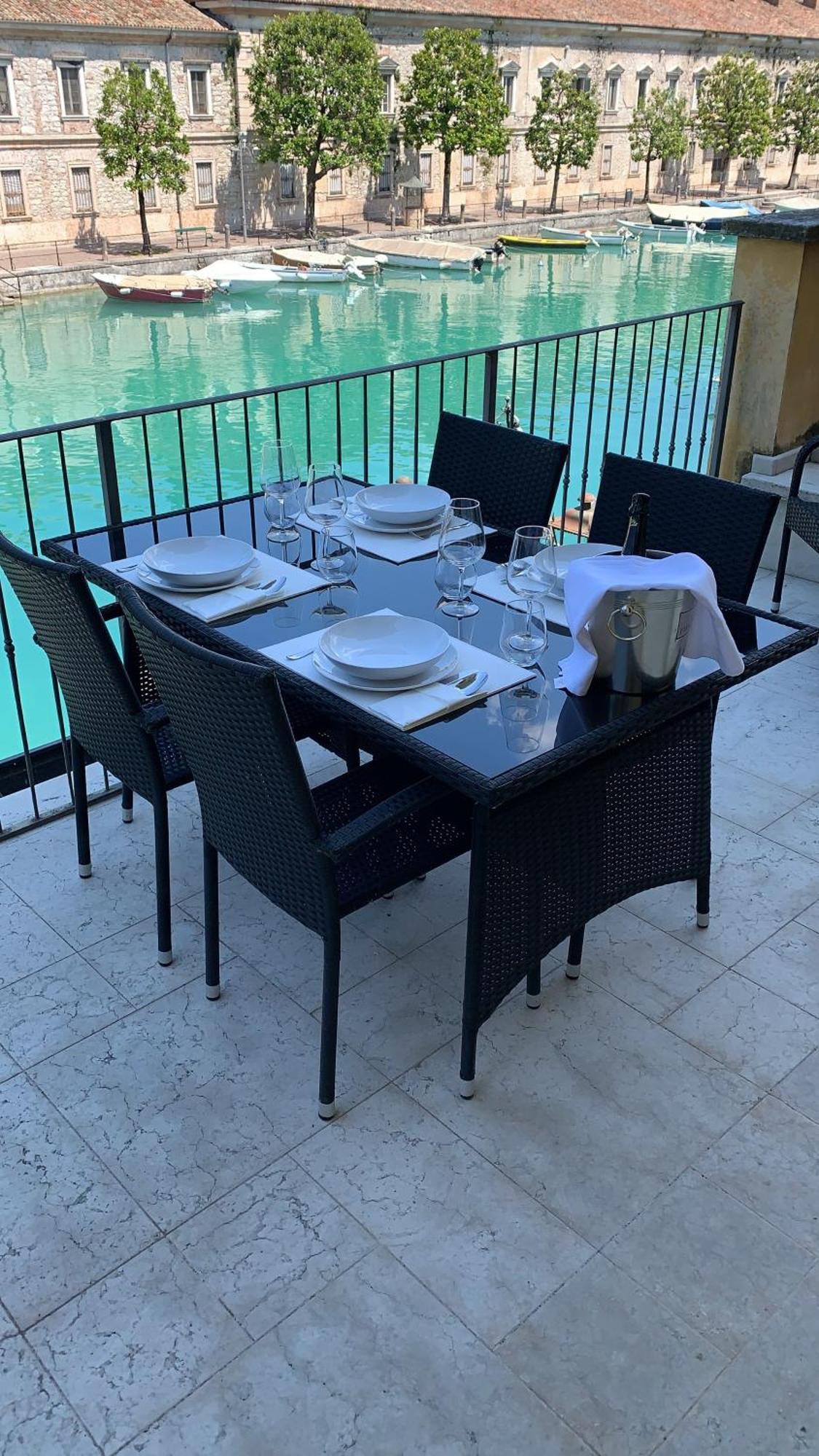 Time To Relax - La Terrazza Sul Lago 佩斯基耶拉德加达 外观 照片
