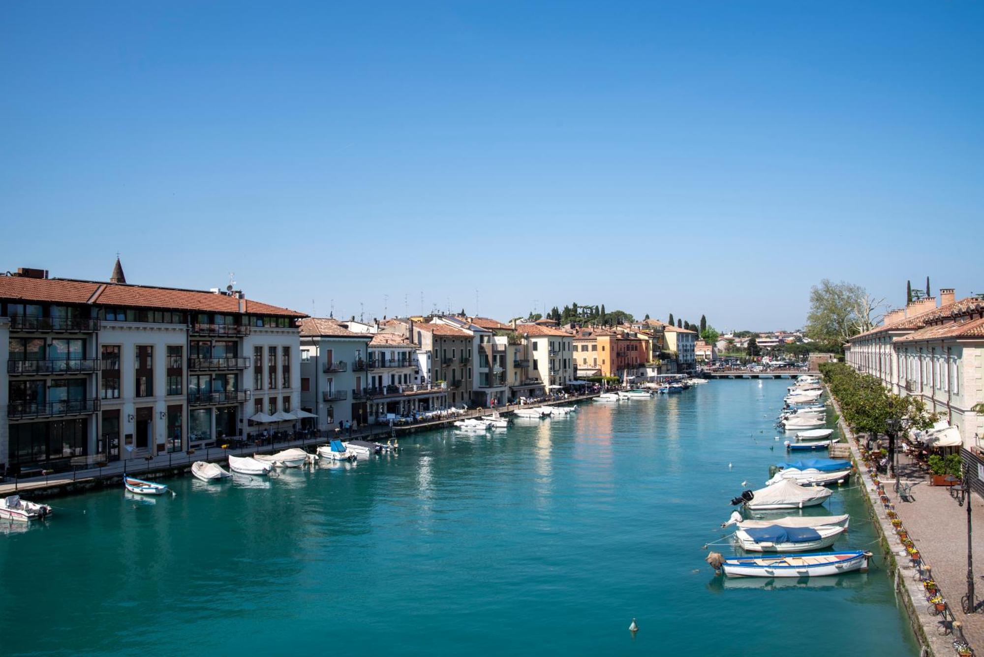 Time To Relax - La Terrazza Sul Lago 佩斯基耶拉德加达 外观 照片